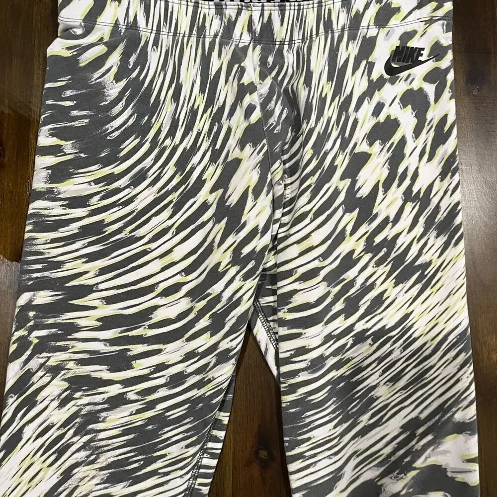 Nike Womens Leg-A-See Windblur Leggings Black White Abstract Mid Rise